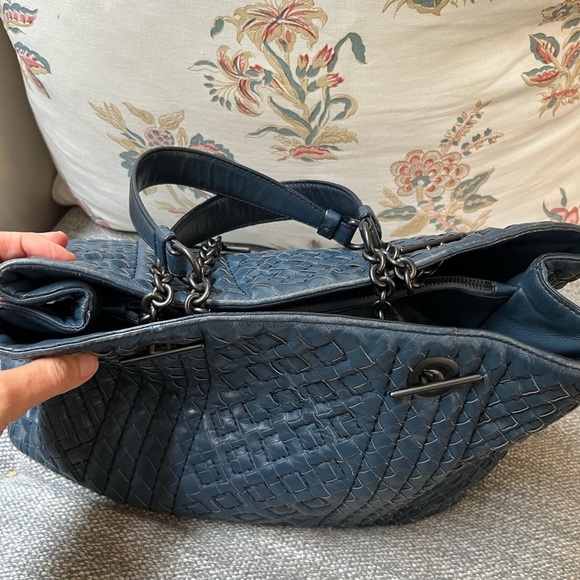 Bottega Veneta Double Chain Tote Stitched Intrecciato Calfskin Medium - Picture 16 of 16